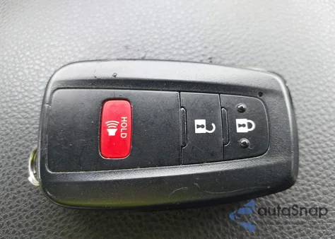 2019 Toyota Rav4 Xle from USA, damaged, VIN JTMP1RFV4KD012750